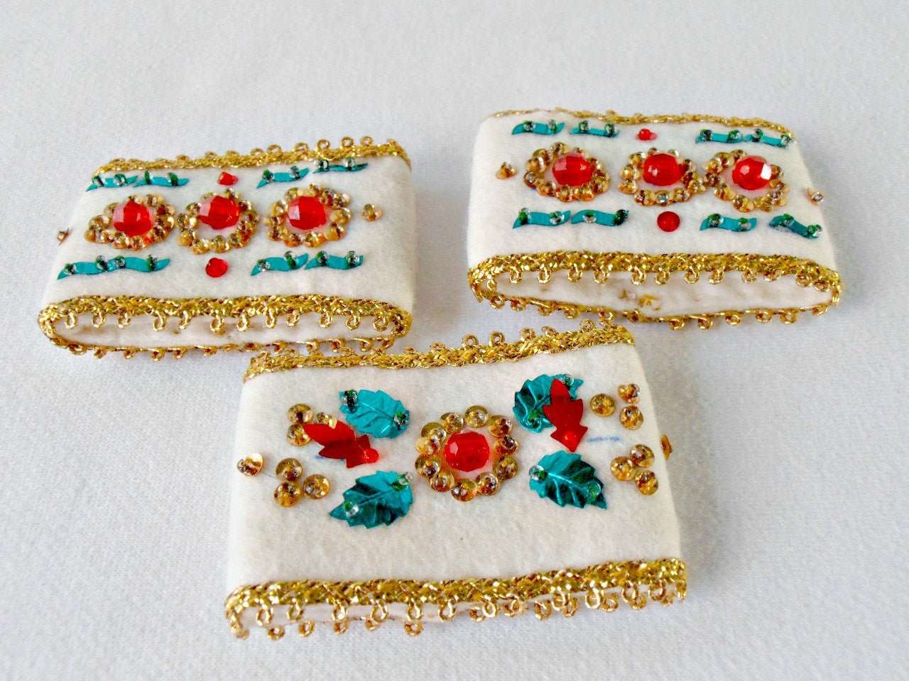 Handmade Felt Christmas Napkin Rings, Sequins & Gold Trim - GSaleHunter