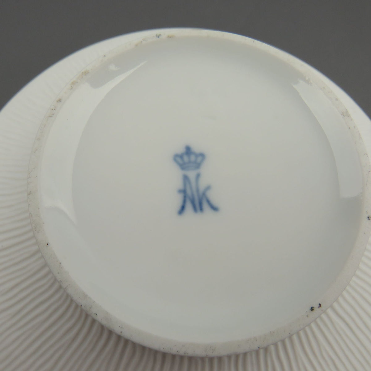 Vintage Kaiser West Germany MCM White Bisque Porcelain Footed Bowl, Em – GSaleHunter