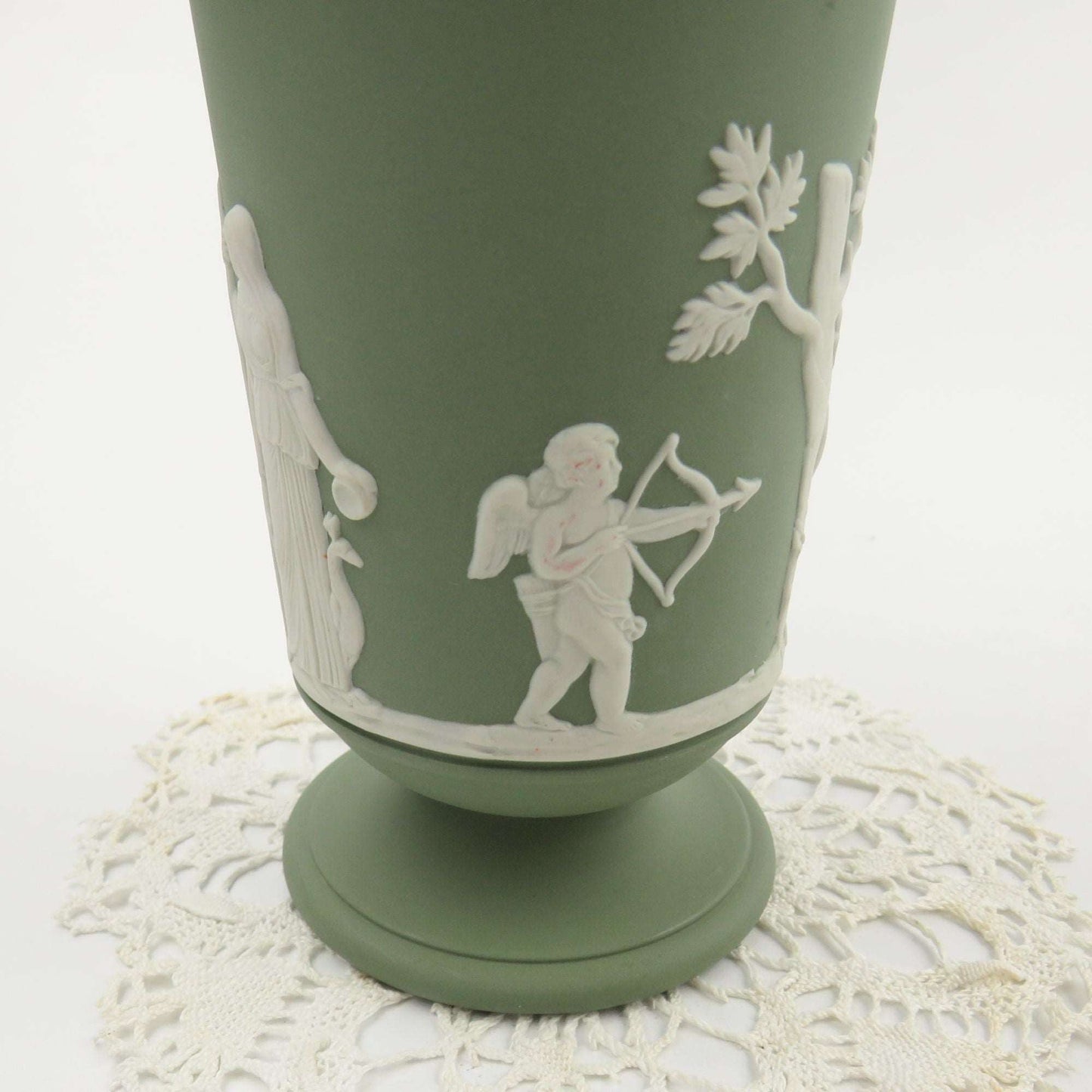 Vintage MINT Wedgwood Footed Spilled Trumpet Vase 5 1/2 Inches Cream on Celadon Green Sage SACRIFICE OF POMONA - GSaleHunter
