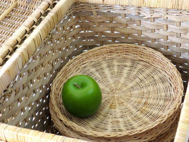Vintage Woven Rattan Double Handle Picnic Basket & Wicker Paper Plate Holders - GSaleHunter